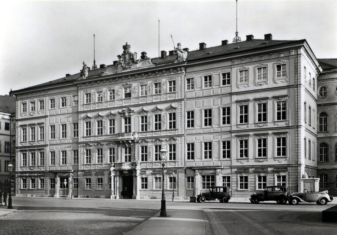 Taschenbergpalais around 1920