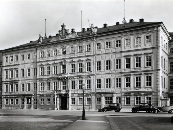 Taschenbergpalais around 1920