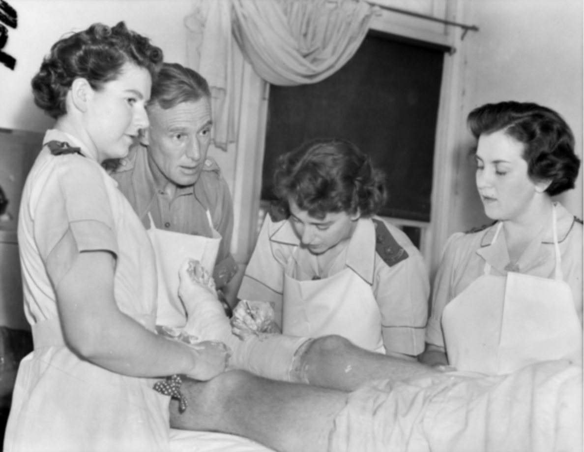 Plaster work: Physios Audrey Simpson, Marjorie Hill and Nancy Burgess with Capt. M V Samuel, 109AGH, Alice Springs, NT.