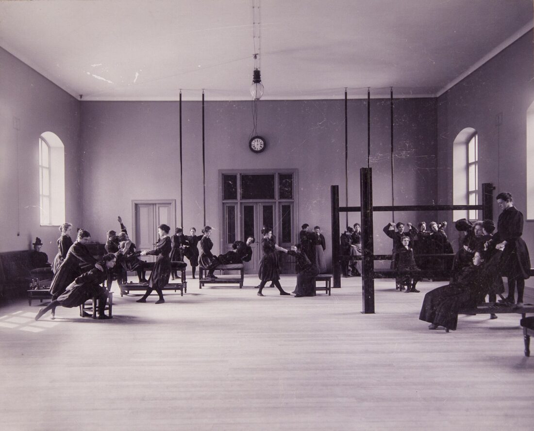 Physiotherapy at the Royal Gymnastics Central Institute in Stockholm, c 1900. Wikimedia Commons.