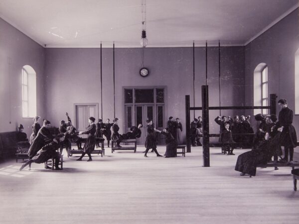 Physiotherapy at the Royal Gymnastics Central Institute in Stockholm, c 1900. Wikimedia Commons.